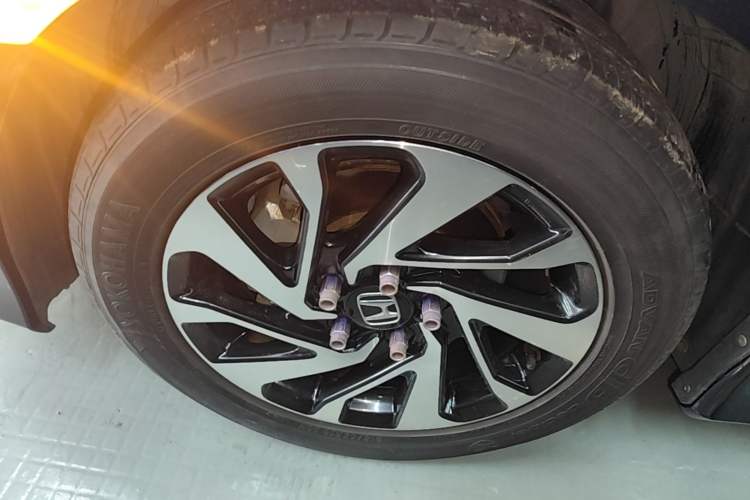 Used Honda Civic 2016 220TURBO CVT Luxury Edition Left Front Wheel Hub