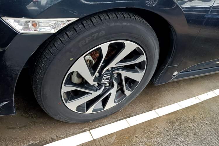 Used Honda Civic 2016 220TURBO CVT Luxury Edition Left Front Wheel Hub
