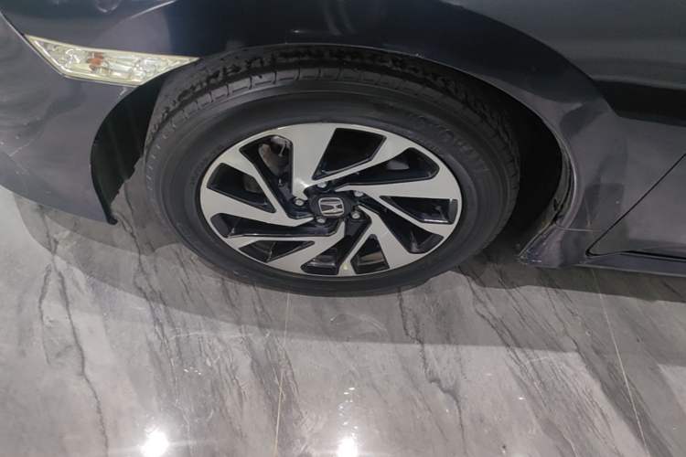 Used Honda Civic 2016 220TURBO CVT Luxury Edition Left Front Wheel Hub