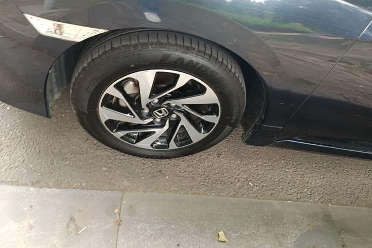Used Honda Civic 2016 220TURBO CVT Luxury Edition Left Front Wheel Hub