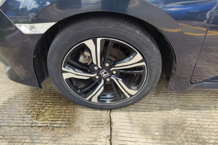 Used Honda Civic 2016 220TURBO CVT Prestige Edition Left Front Wheel Hub