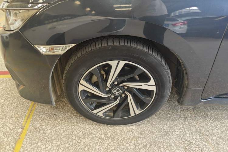 Used Honda Civic 2016 220TURBO CVT Luxury Edition Left Front Wheel Hub