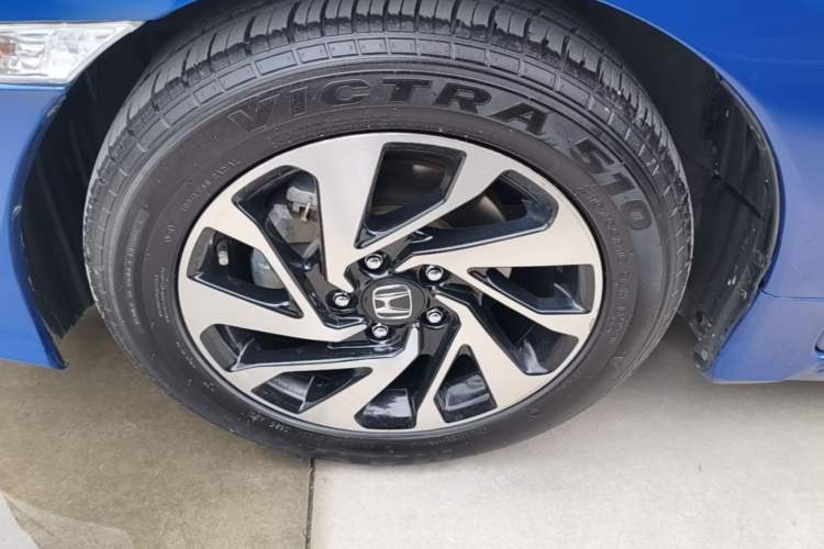Used Honda Civic 2016 220TURBO CVT Luxury Edition Left Front Wheel Hub