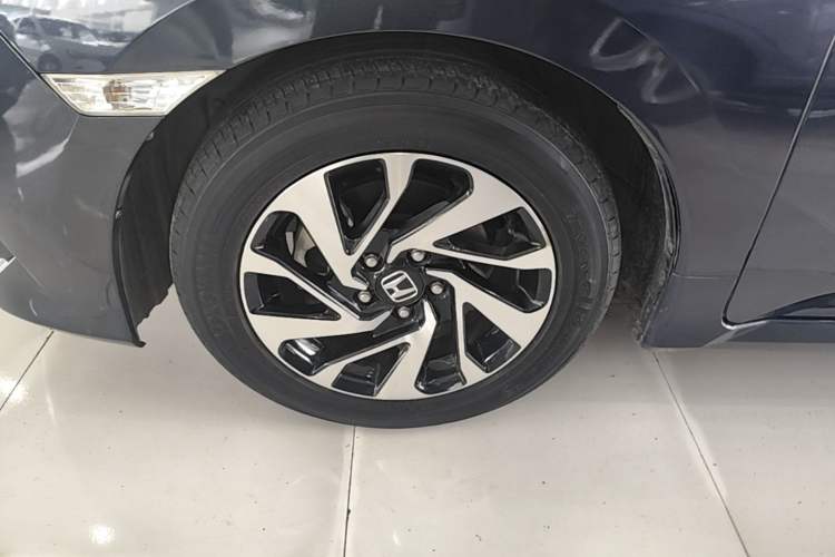 Used Honda Civic 2016 220TURBO CVT Luxury Edition Left Front Wheel Hub