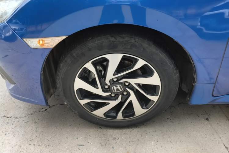 Used Honda Civic 2016 220TURBO CVT Luxury Edition Left Front Wheel Hub