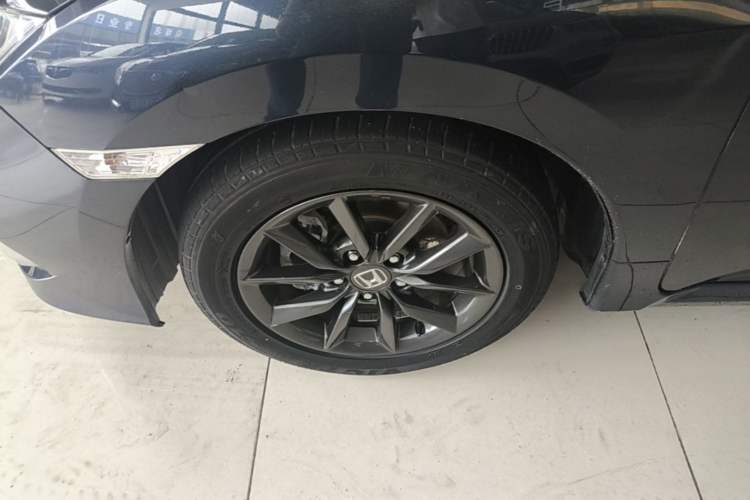 Used Honda Civic 2016 220TURBO CVT Prestige Edition Left Front Wheel Hub