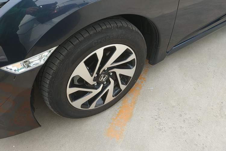 Used Honda Civic 2016 220TURBO CVT Luxury Edition Left Front Wheel Hub