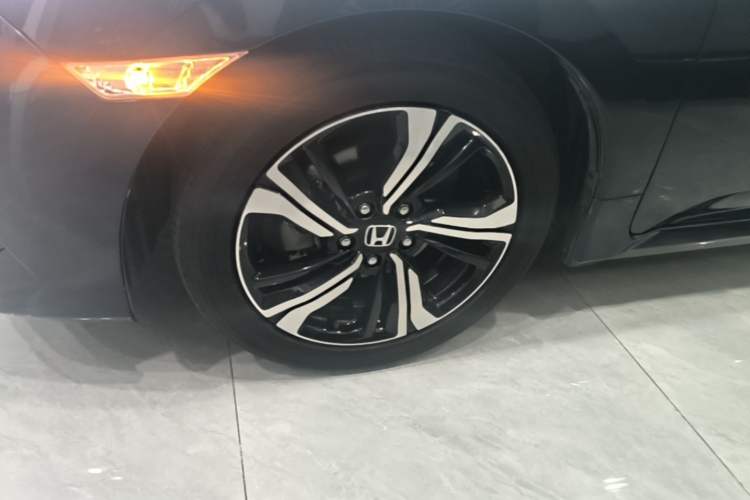 Used Honda Civic 2016 220TURBO CVT Prestige Edition Left Front Wheel Hub