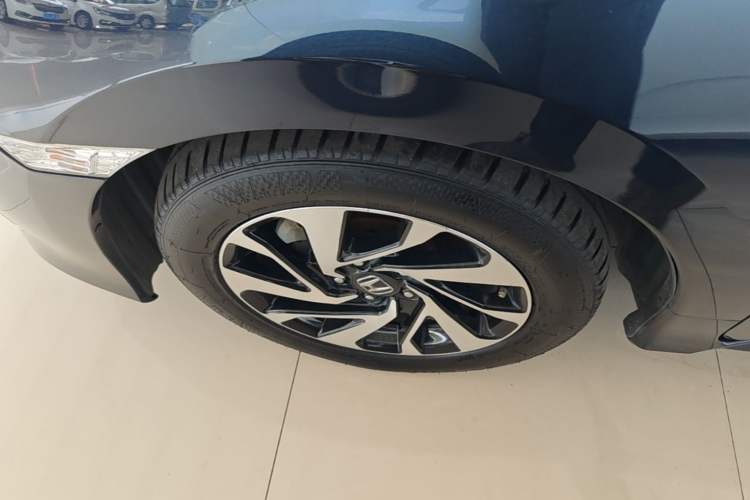Used Honda Civic 2016 220TURBO CVT Luxury Edition Left Front Wheel Hub