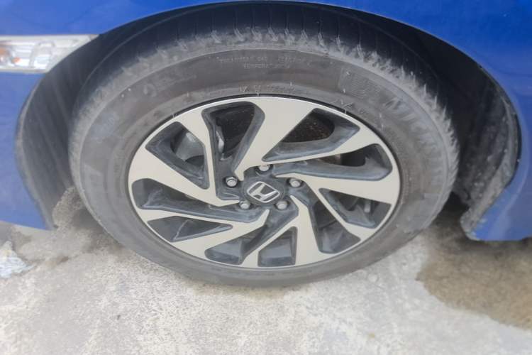 Used Honda Civic 2016 220TURBO CVT Luxury Edition Left Front Wheel Hub