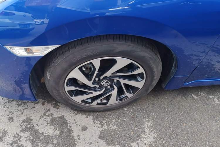 Used Honda Civic 2016 220TURBO CVT Luxury Edition Left Front Wheel Hub