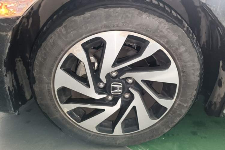 Used Honda Civic 2016 220TURBO CVT Luxury Edition Left Front Wheel Hub