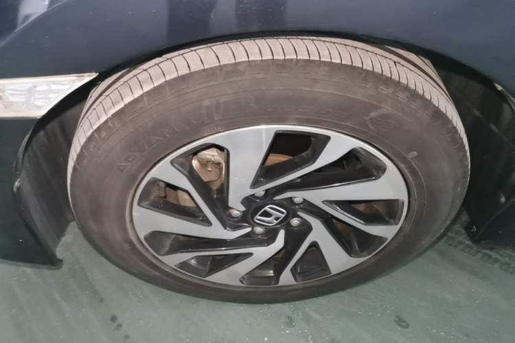 Used Honda Civic 2016 220TURBO CVT Luxury Edition Left Front Wheel Hub