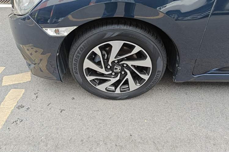 Used Honda Civic 2016 220TURBO CVT Luxury Edition Left Front Wheel Hub
