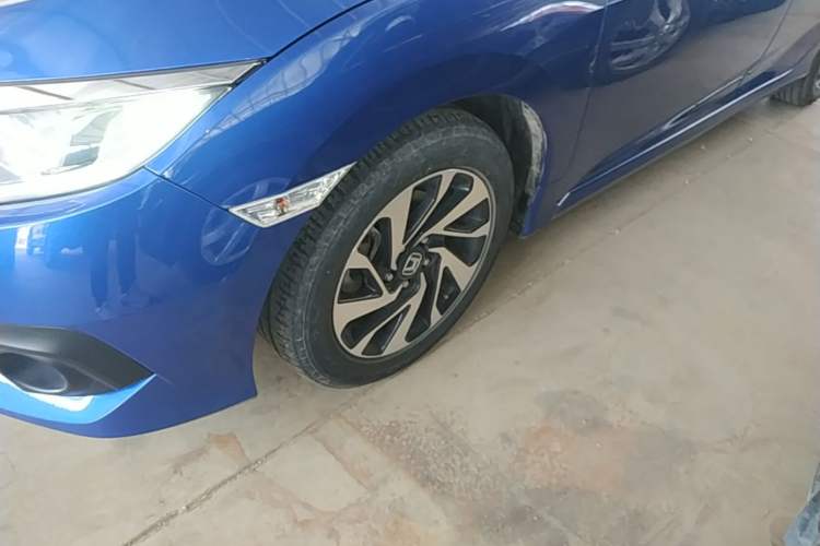 Used Honda Civic 2016 220TURBO CVT Luxury Edition Left Front Wheel Hub