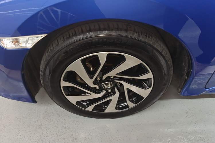 Used Honda Civic 2016 220TURBO CVT Luxury Edition Left Front Wheel Hub