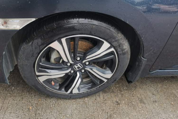 Used Honda Civic 2016 220TURBO CVT Prestige Edition Left Front Wheel Hub