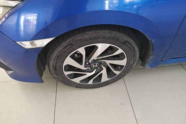 Used Honda Civic 2016 220TURBO CVT Luxury Edition Left Front Wheel Hub