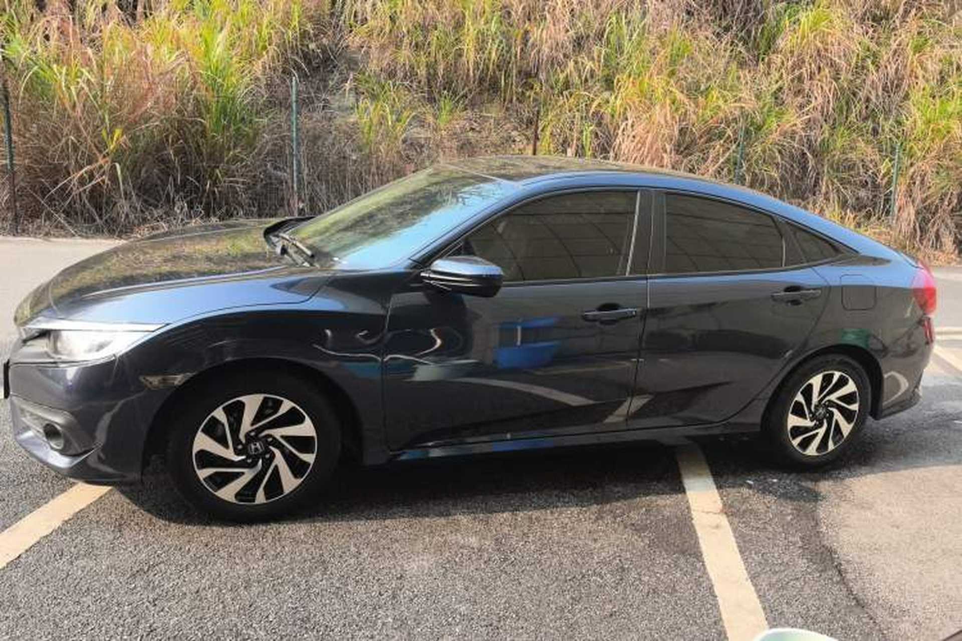Used Honda Civic 2016 220TURBO CVT Luxury Edition Left Side