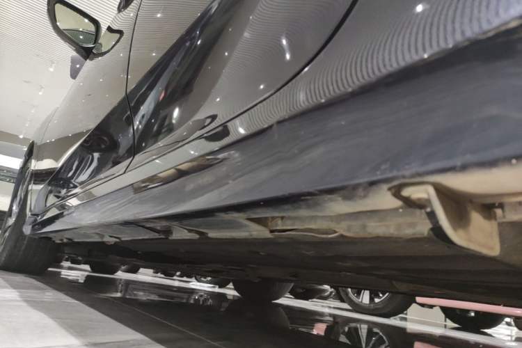 Used Honda Civic 2016 220TURBO CVT Luxury Edition Left Side Sill