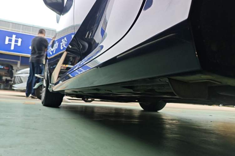 Used Honda Civic 2016 220TURBO CVT Luxury Edition Left Side Sill