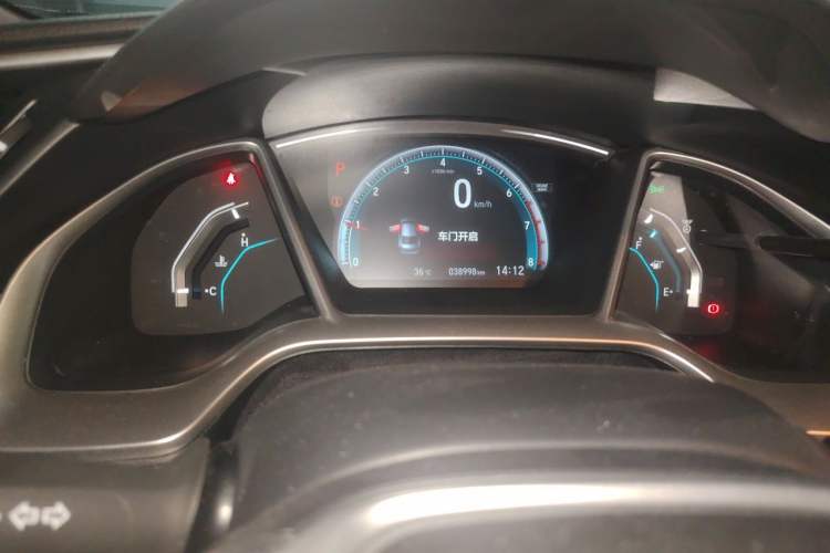 Used Honda Civic 2016 220TURBO CVT Prestige Edition Odometer Close Up