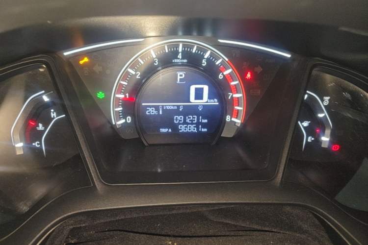 Used Honda Civic 2016 180TURBO CVT Comfort Version Odometer Close Up