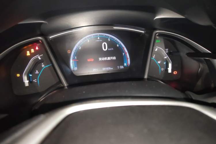 Used Honda Civic 2016 220TURBO Manual Luxury Edition Odometer Close Up