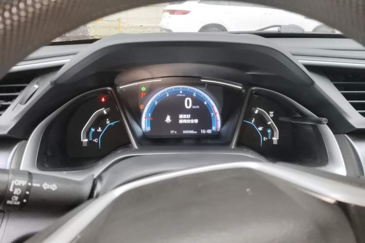 Used Honda Civic 2016 220TURBO CVT Luxury Edition Odometer Close Up