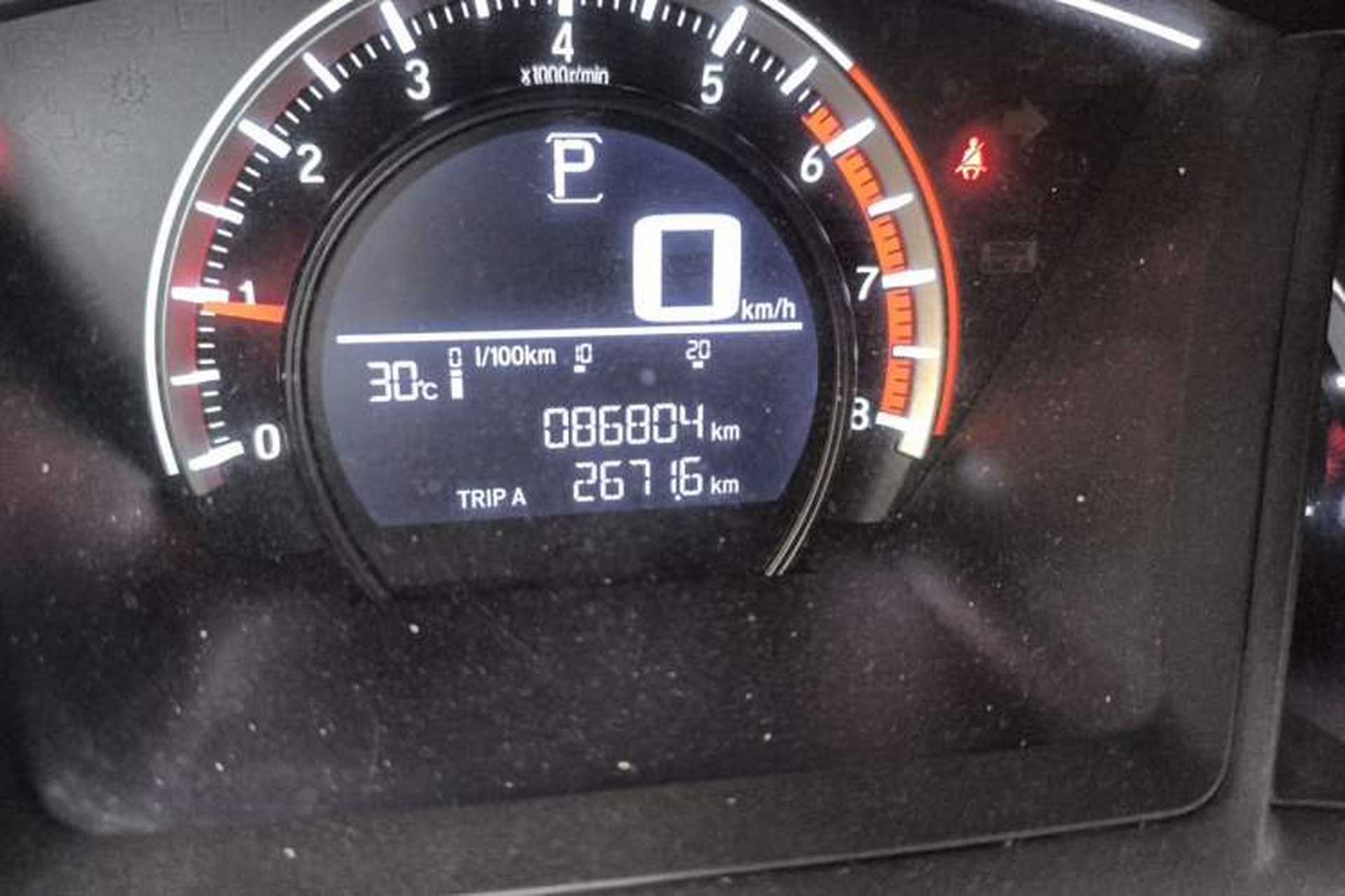 Used Honda Civic 2016 180TURBO CVT Comfort Version Odometer Close Up