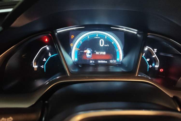 Used Honda Civic 2016 220TURBO CVT Luxury Edition Odometer Close Up