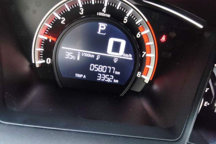 Used Honda Civic 2016 180TURBO CVT Comfort Version Odometer Close Up