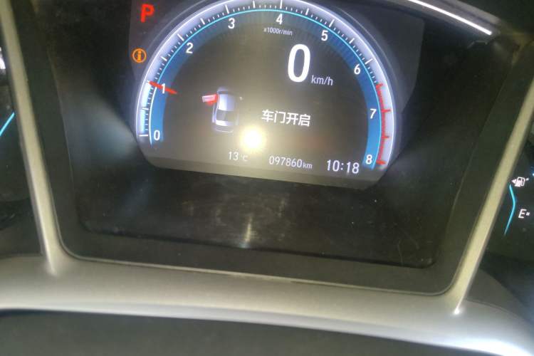 Used Honda Civic 2016 220TURBO CVT Luxury Edition Odometer Close Up