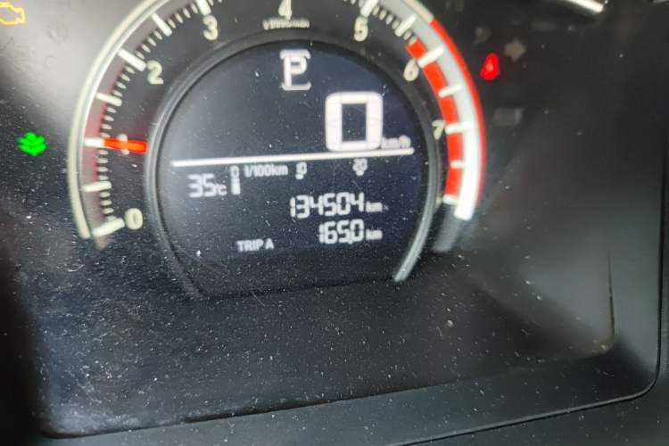 Used Honda Civic 2016 180TURBO CVT Comfort Version Odometer Close Up