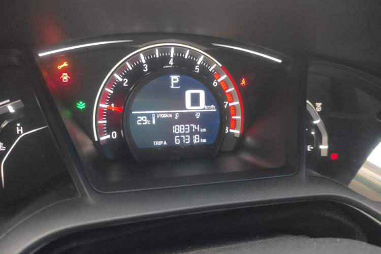 Used Honda Civic 2016 180TURBO CVT Comfort Version Odometer Close Up