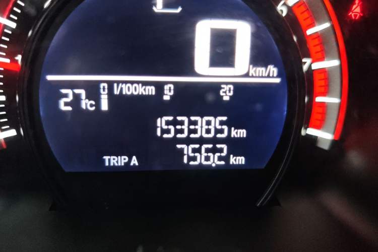 Used Honda Civic 2016 180TURBO CVT Comfort Version Odometer Close Up