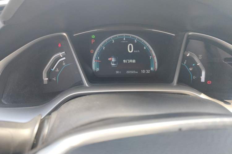 Used Honda Civic 2016 220TURBO CVT Luxury Edition Odometer Close Up