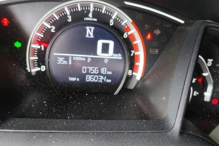 Used Honda Civic 2016 180TURBO CVT Comfort Version Odometer Close Up