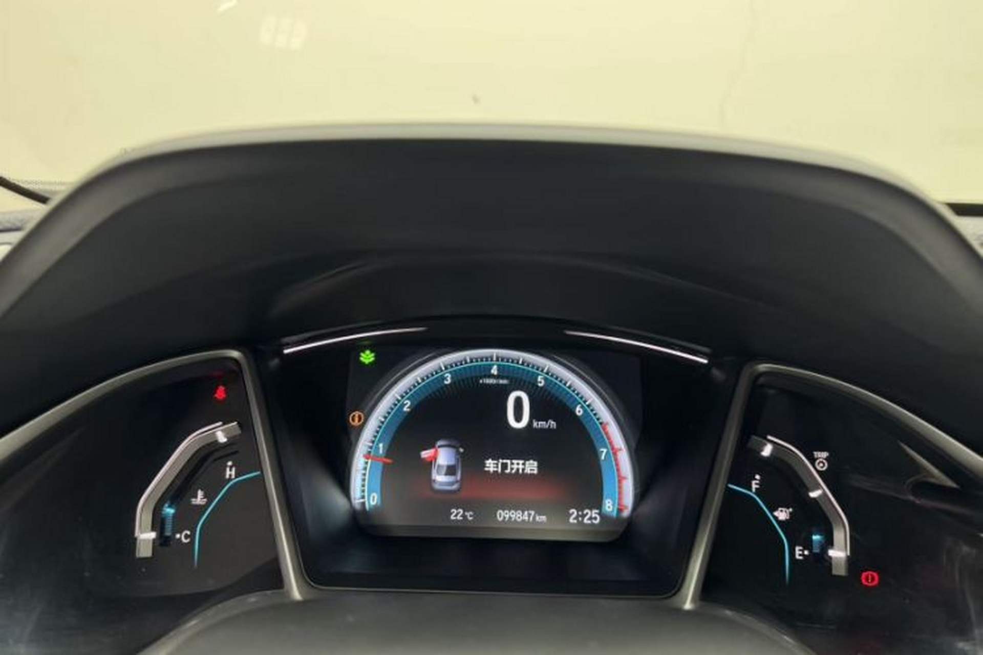 Used Honda Civic 2016 220TURBO Manual Luxury Edition Odometer Close Up