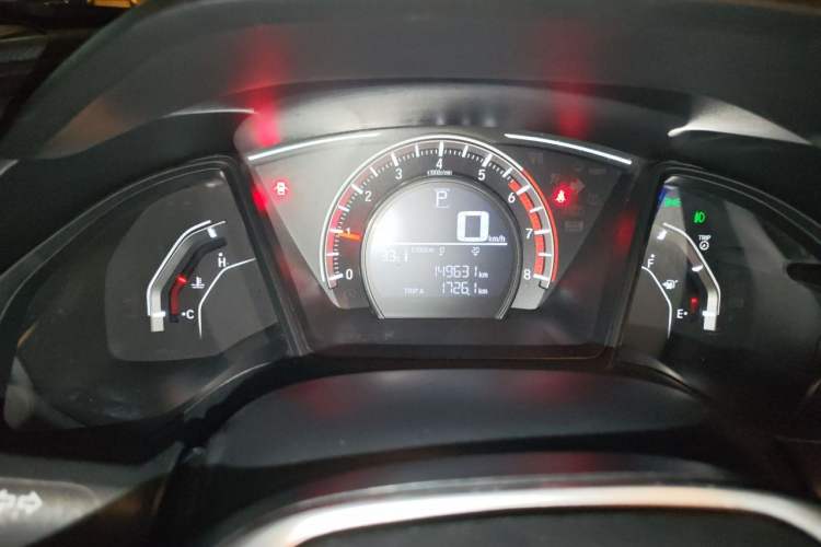 Used Honda Civic 2016 180TURBO CVT Comfort Version Odometer Close Up