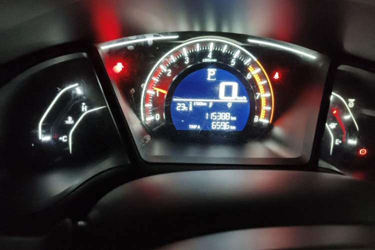 Used Honda Civic 2016 180TURBO CVT Comfort Version Odometer Close Up
