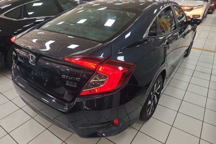 Used Honda Civic 2016 220TURBO CVT Luxury Edition Rear Right 45 Deg