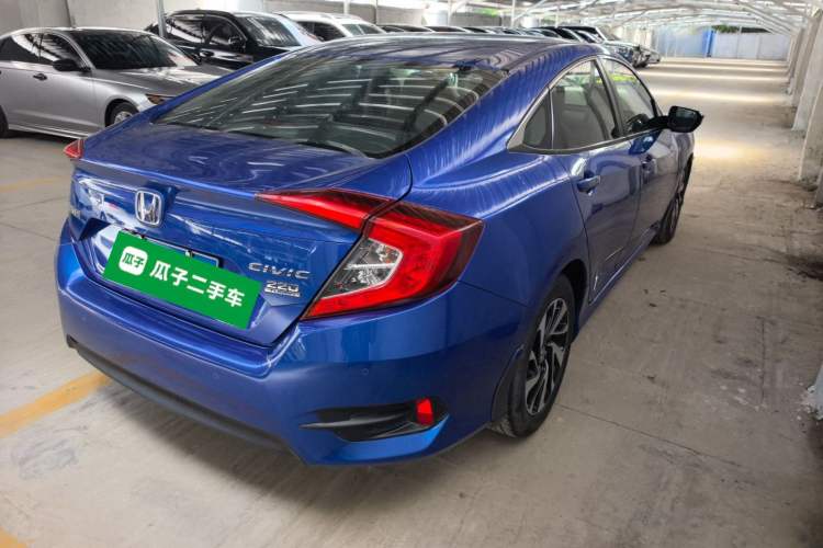 Used Honda Civic 2016 220TURBO CVT Luxury Edition Rear Right 45 Deg