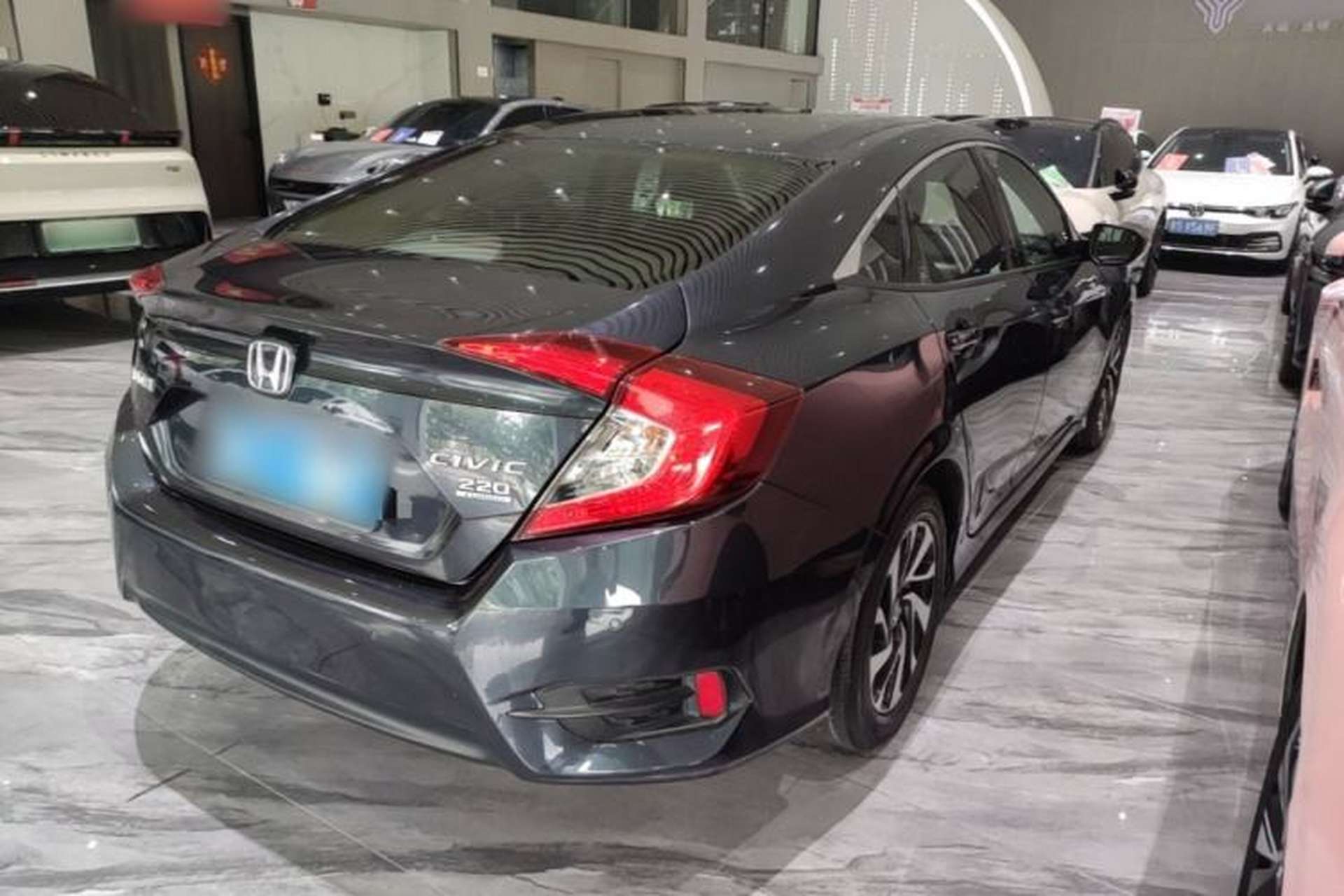 Used Honda Civic 2016 220TURBO CVT Luxury Edition Rear Right 45 Deg