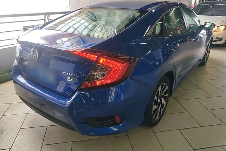 Used Honda Civic 2016 220TURBO CVT Luxury Edition Rear Right 45 Deg