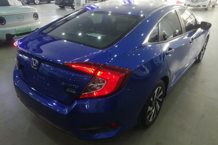 Used Honda Civic 2016 220TURBO CVT Luxury Edition Rear Right 45 Deg