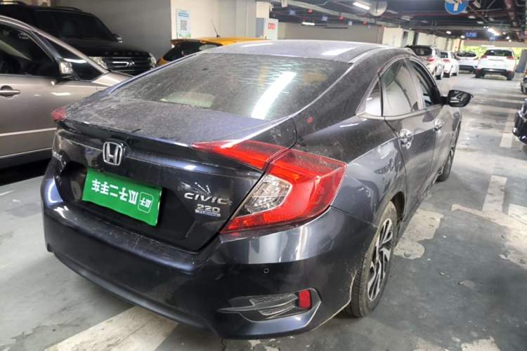 Used Honda Civic 2016 220TURBO Manual Luxury Edition Rear Right 45 Deg