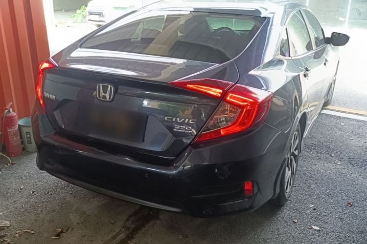 Used Honda Civic 2016 220TURBO CVT Luxury Edition Rear Right 45 Deg