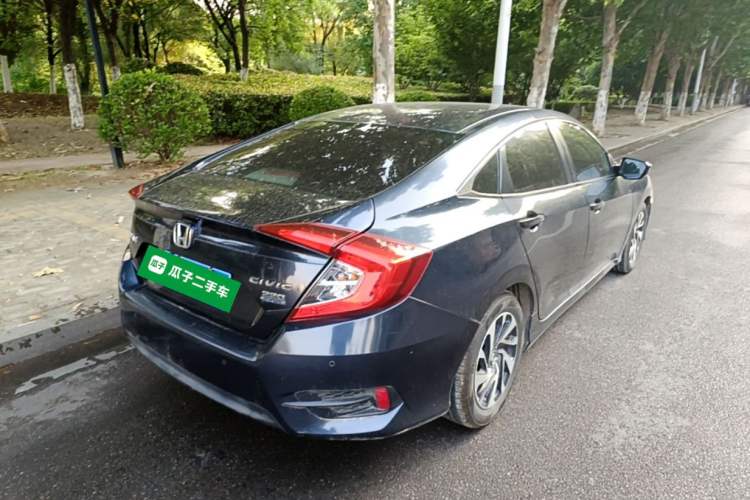 Used Honda Civic 2016 220TURBO CVT Luxury Edition Rear Right 45 Deg