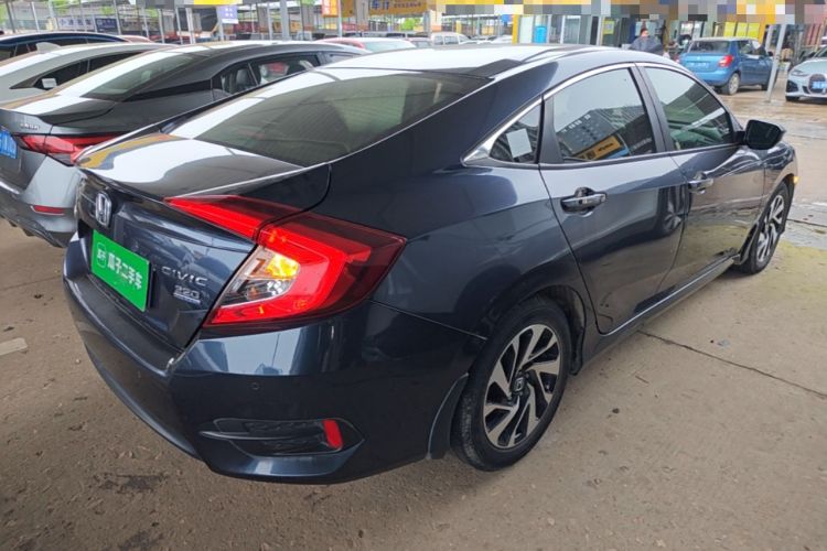 Used Honda Civic 2016 220TURBO CVT Luxury Edition Rear Right 45 Deg